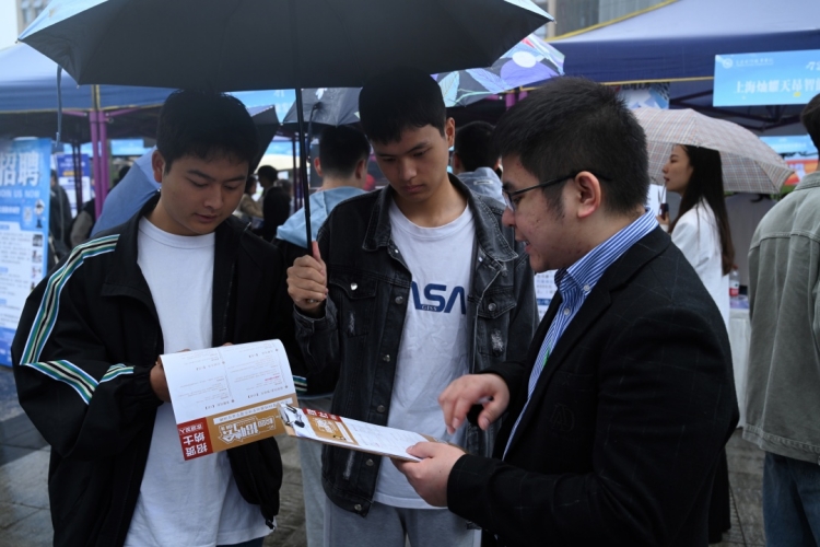 svEM_1698385698758025911.jpg wcmchgPv_tAP3.jpg