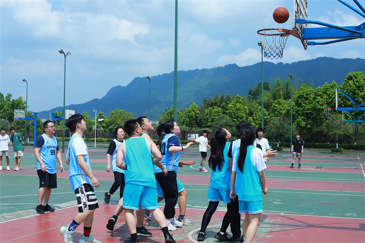 fyBP_1715177898636007667.jpg 人工VS大数据 (3).jpg