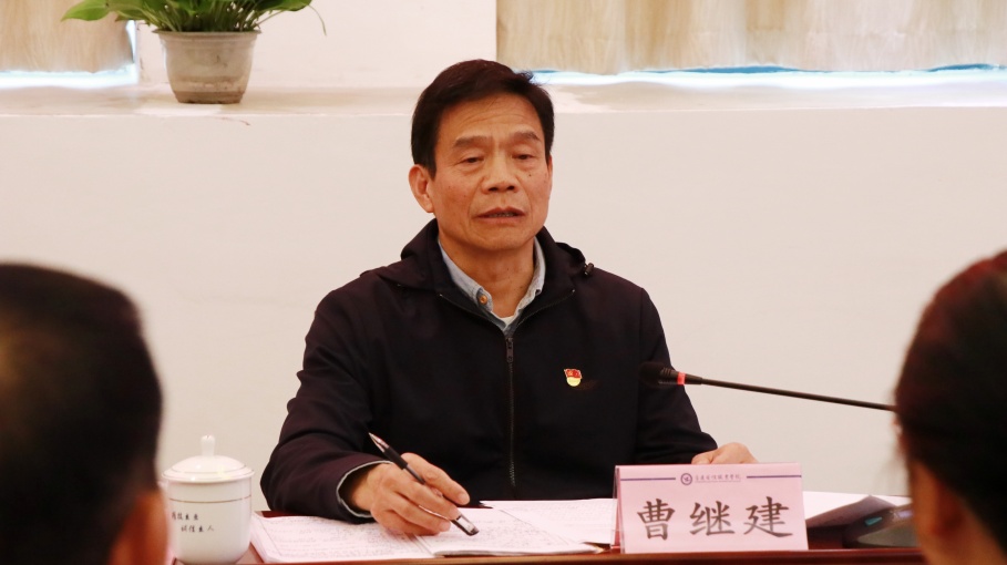 oHXv_1762395546107088822.jpg retouch_2025110510253934.jpg